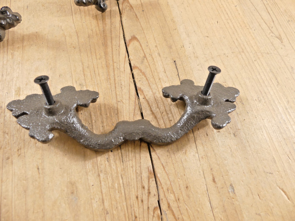 2 Cast Iron Drawer Handles Victorian Rustic Knobs Pulls Dresser Farmhouse