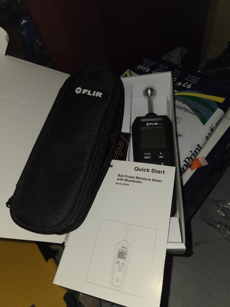 flir e8 pro With Mr59 Moisture Meter