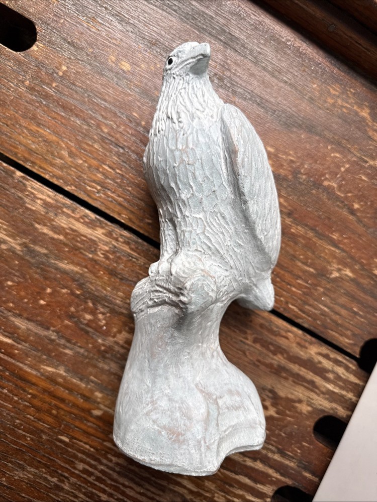 Isabell Bloom Eagle Figurine Signed 2004 – Cast Stone Bird Statue 9”