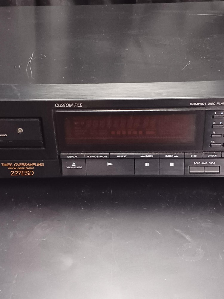 SONY CDP-227ESD | CD Player in Good Condition
