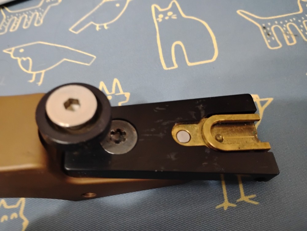 DAS Dalaa 21" RH ILF riser bronze with grip