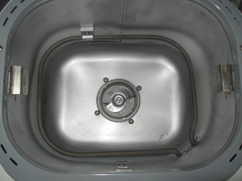 TOASTMASTER 2lb Horizontial Bread Maker Machine Model TBR20H Excellent