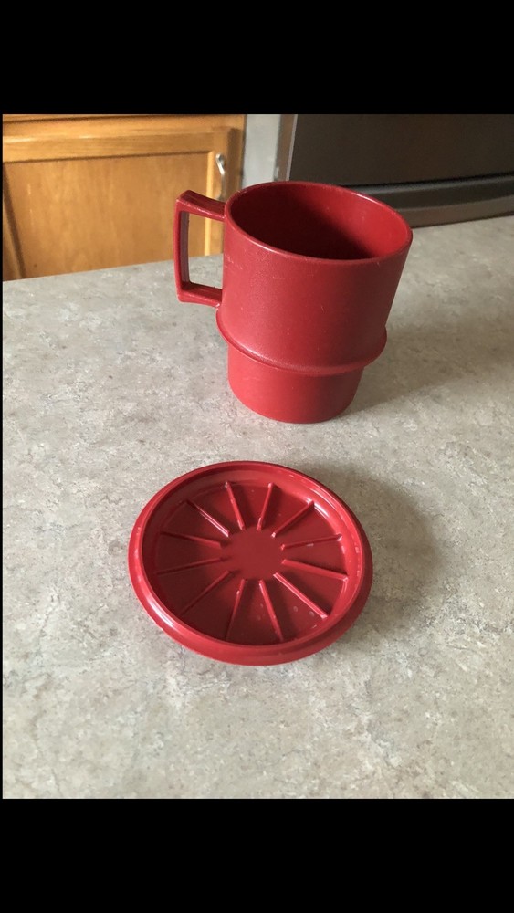 Tupperware Stacking Tumbler & Coaster Red EUC