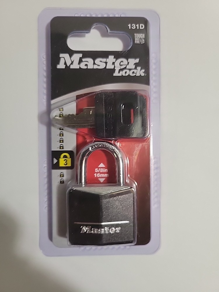 Master Lock Company ~ Model 131D ~ Covered ~ Solid Body Padlock J64