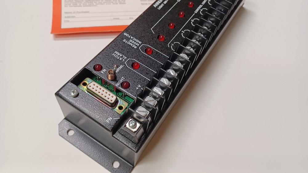 SCHLARGE Model 778 Annunciator / Control Module