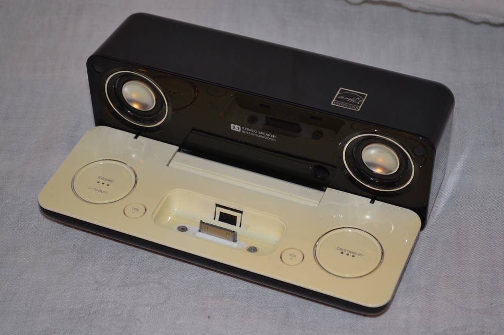 Sharp i-Elegance Music System for i-Pod DK-AP7N(W)