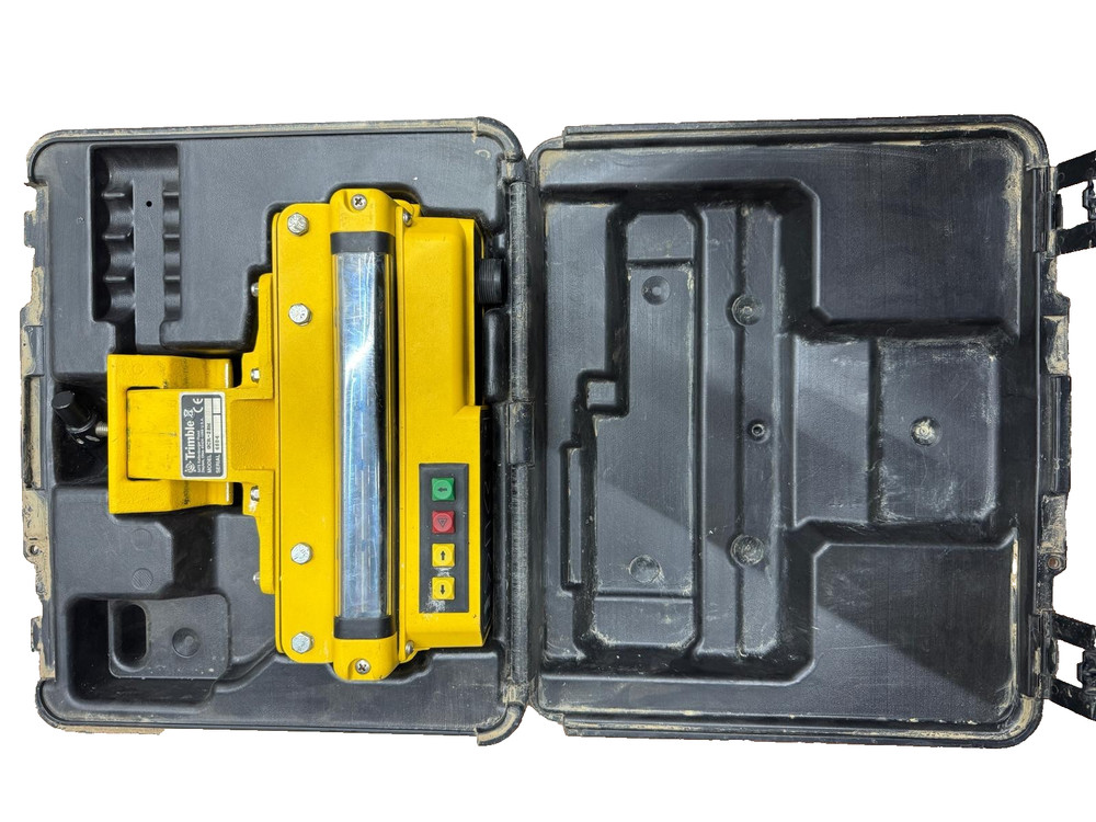 TRIMBLE GCR-2SM GRADE CONTROL RECEIVER W/CASE
