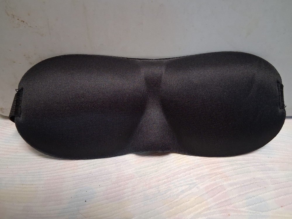Black Single Sleep Mask for Comfortable Rest and Light Blocking, Soft Eye Cover