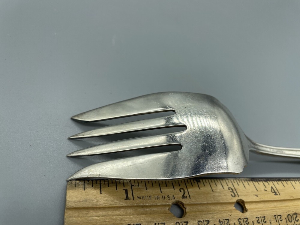 Antique WM Rogers Medium Solid Cold Meat Serving Fork Garrick Silverplate 1908