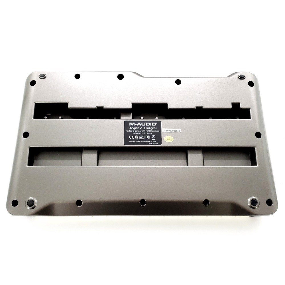 M-Audio Oxygen 25 Key 3rd Gen MIDI Controller Keyboard Complete