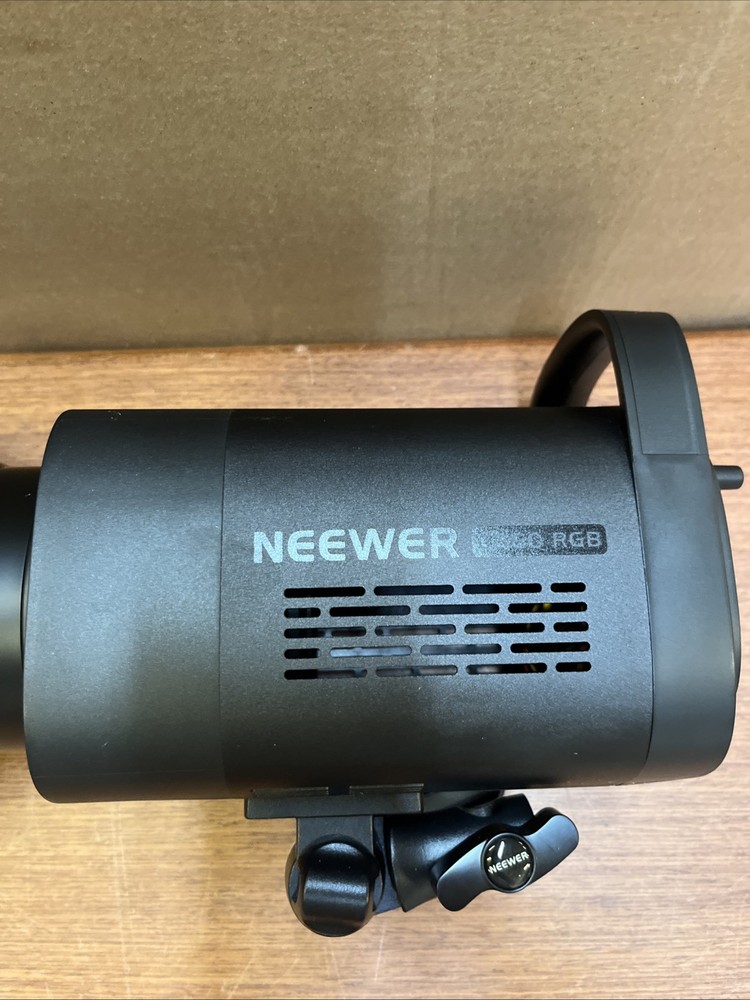 NEEWER CB60 RGB Video Light