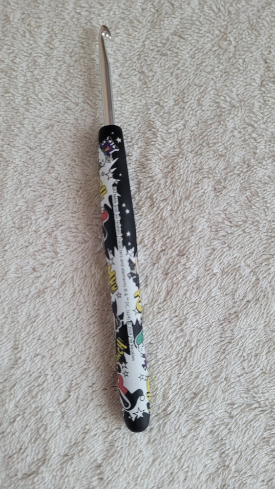 Preowned Batman Multi Character Wooble Ergonomic Crochet Hook