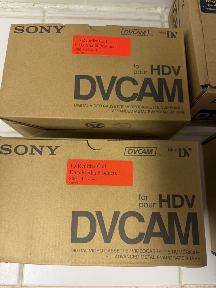 SONY DSR-DU1 + CA-DU1 + PDVM-32N/3 Compact Videodisk Unit Bundle