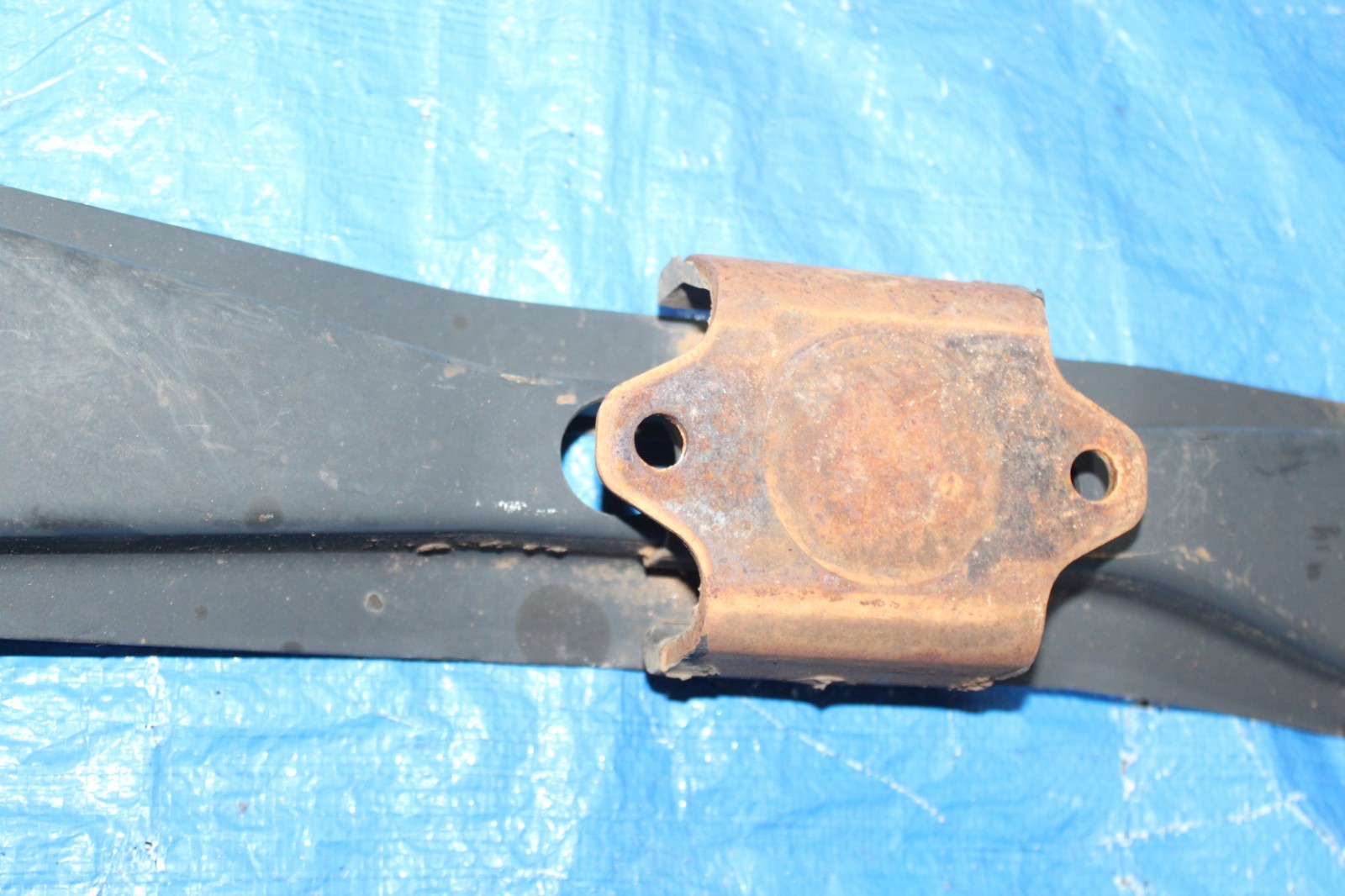 98-04 Nissan FRONTIER 5 Speed Transmission CROSS Member Support Bar w/ Mount