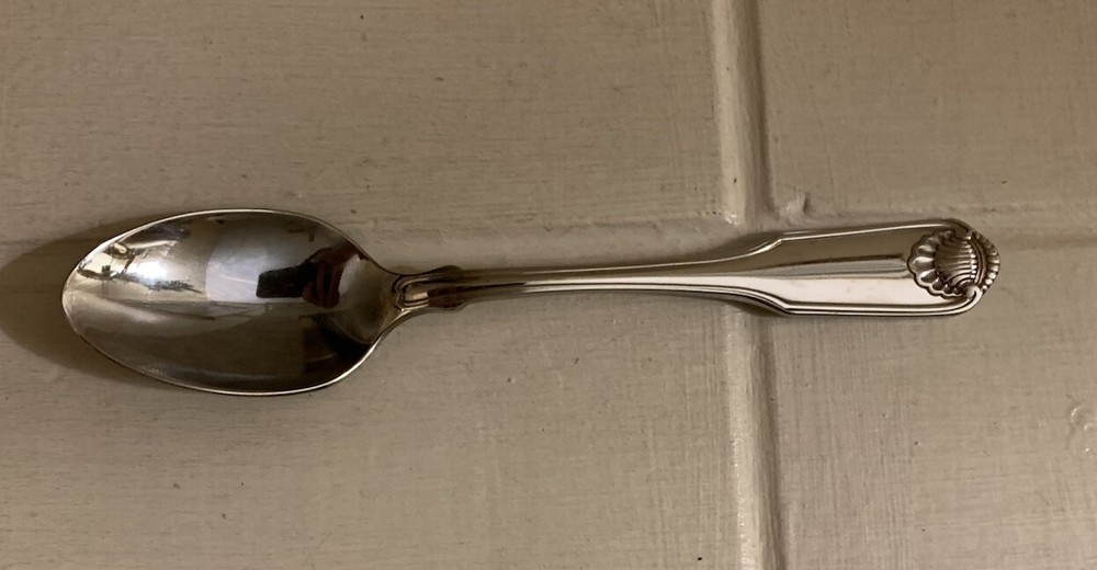 CLASSIC SHELL Pattern Tea Spoon ONEIDA Stainless Steel 18/10 Cube Mark