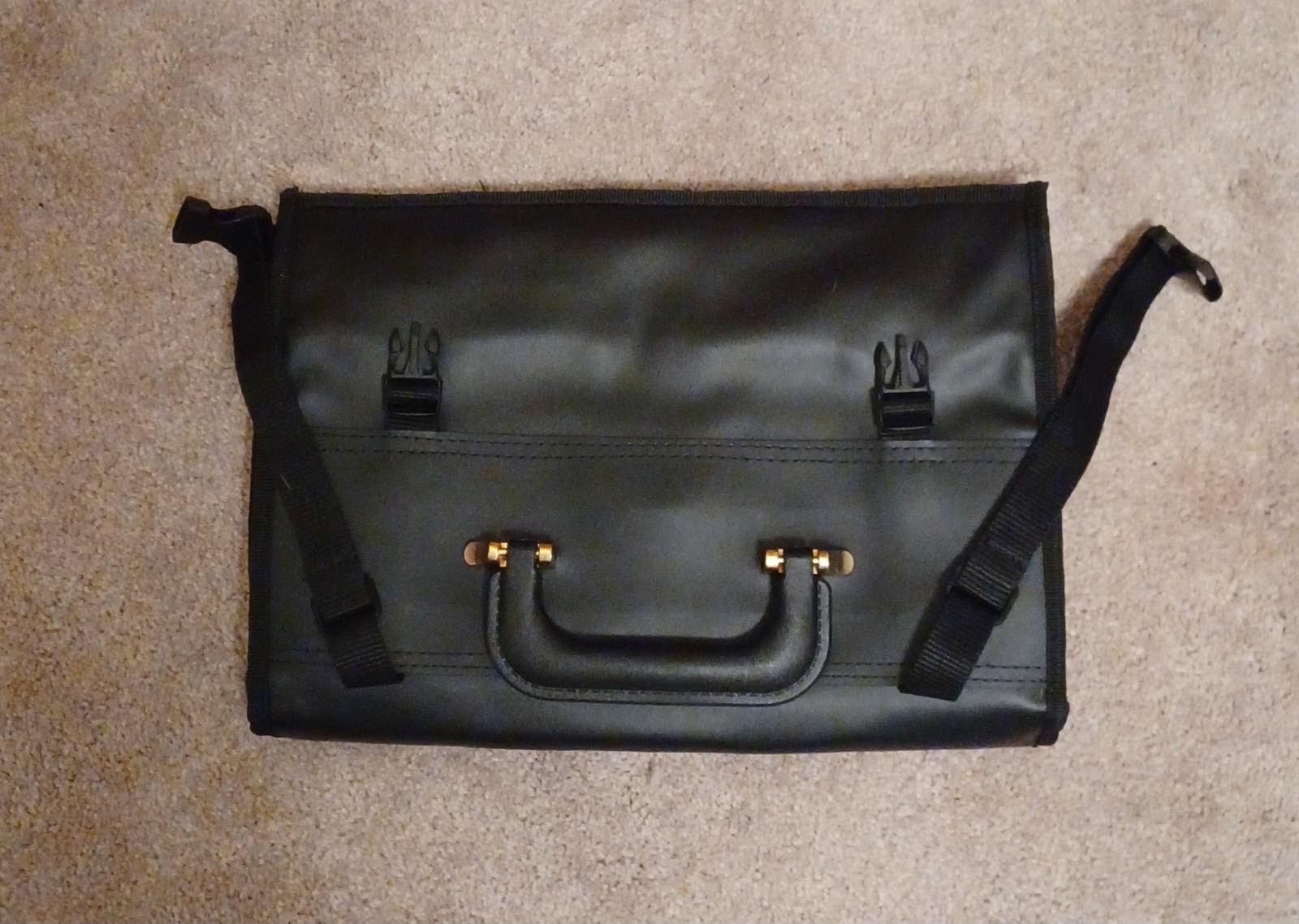 Used Pocket Knife Storage Roll, 50 Slots, Nice Condition.