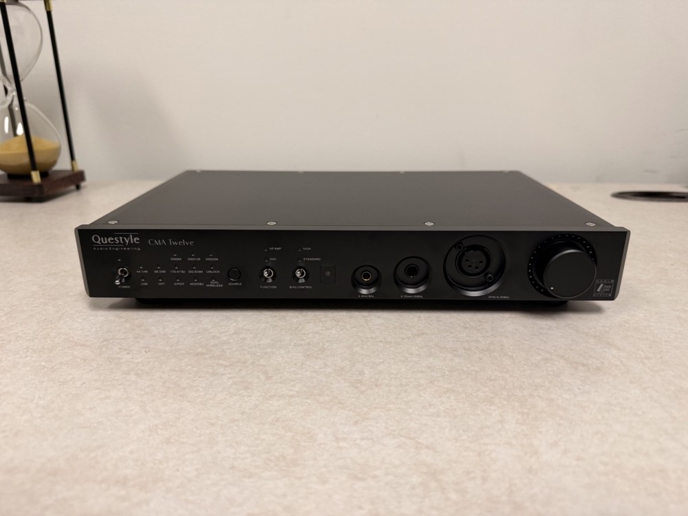 Questyle CMA Twelve, DAC / Headphone Amp (Mint Condition)