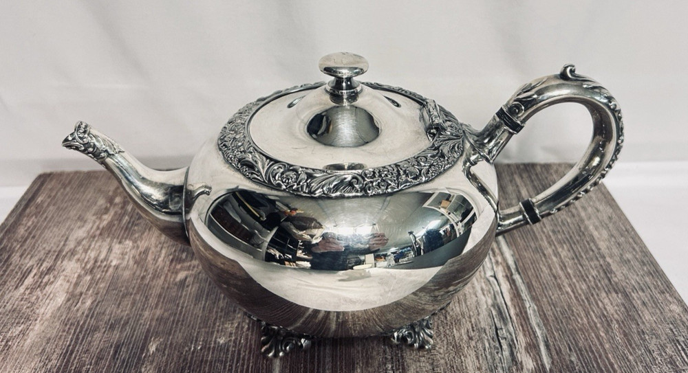 VTG Wilcox New Beverly Manor Silver Plate Teapot #1302 Polished Hinged Lid Fancy