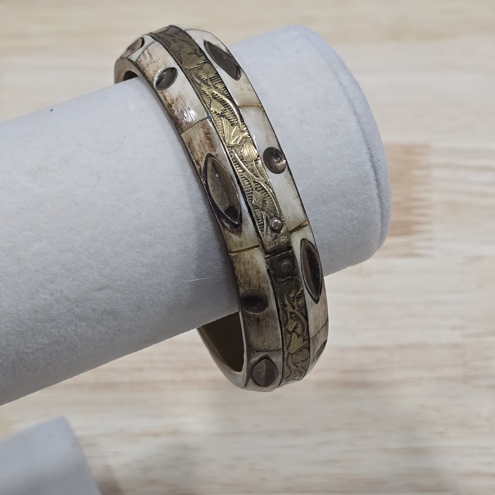 Bohemian Stackable Brass Inlay Bangle Bracelet Cream Tan Leaf Scrollwork