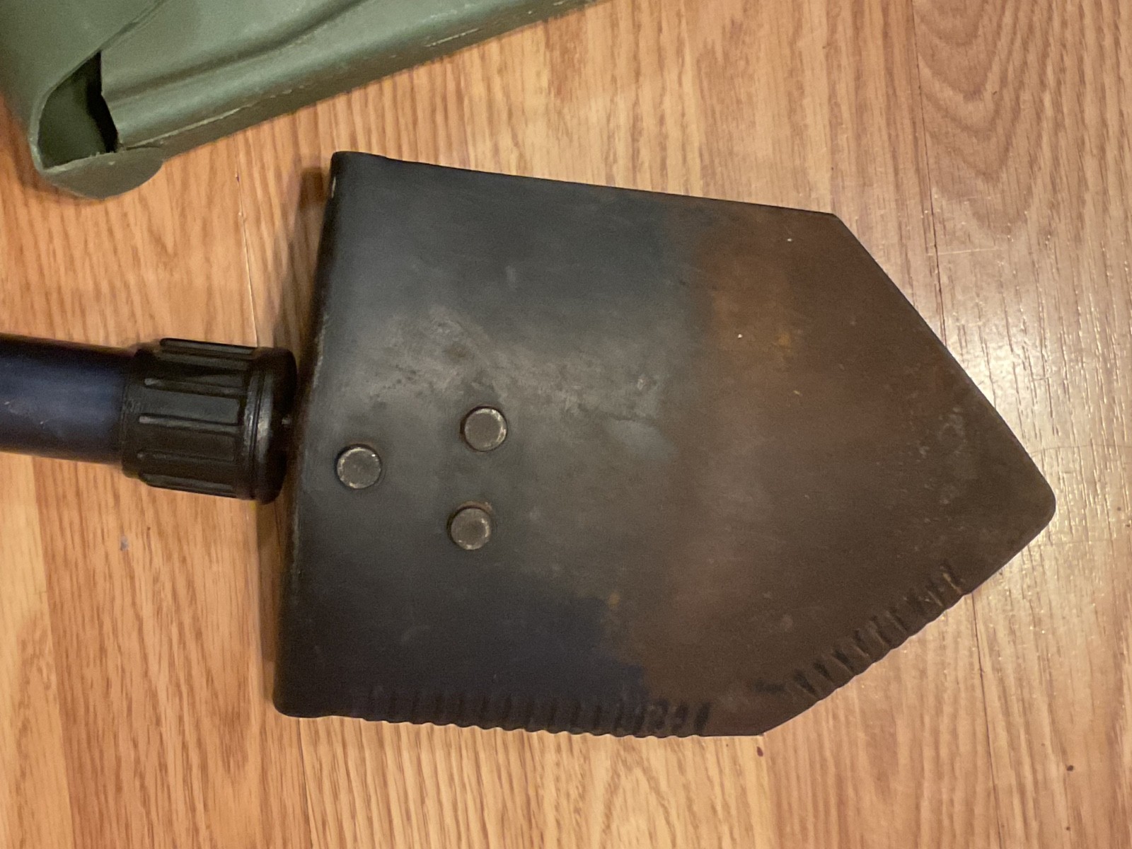 VINTAGE 1982 MILITARY ORIGINAL U.S.TRIFOLD TRENCH SHOVEL SERRATED