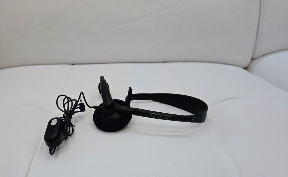 Xbox One 500 Console Model 1540 + Controller + Headset