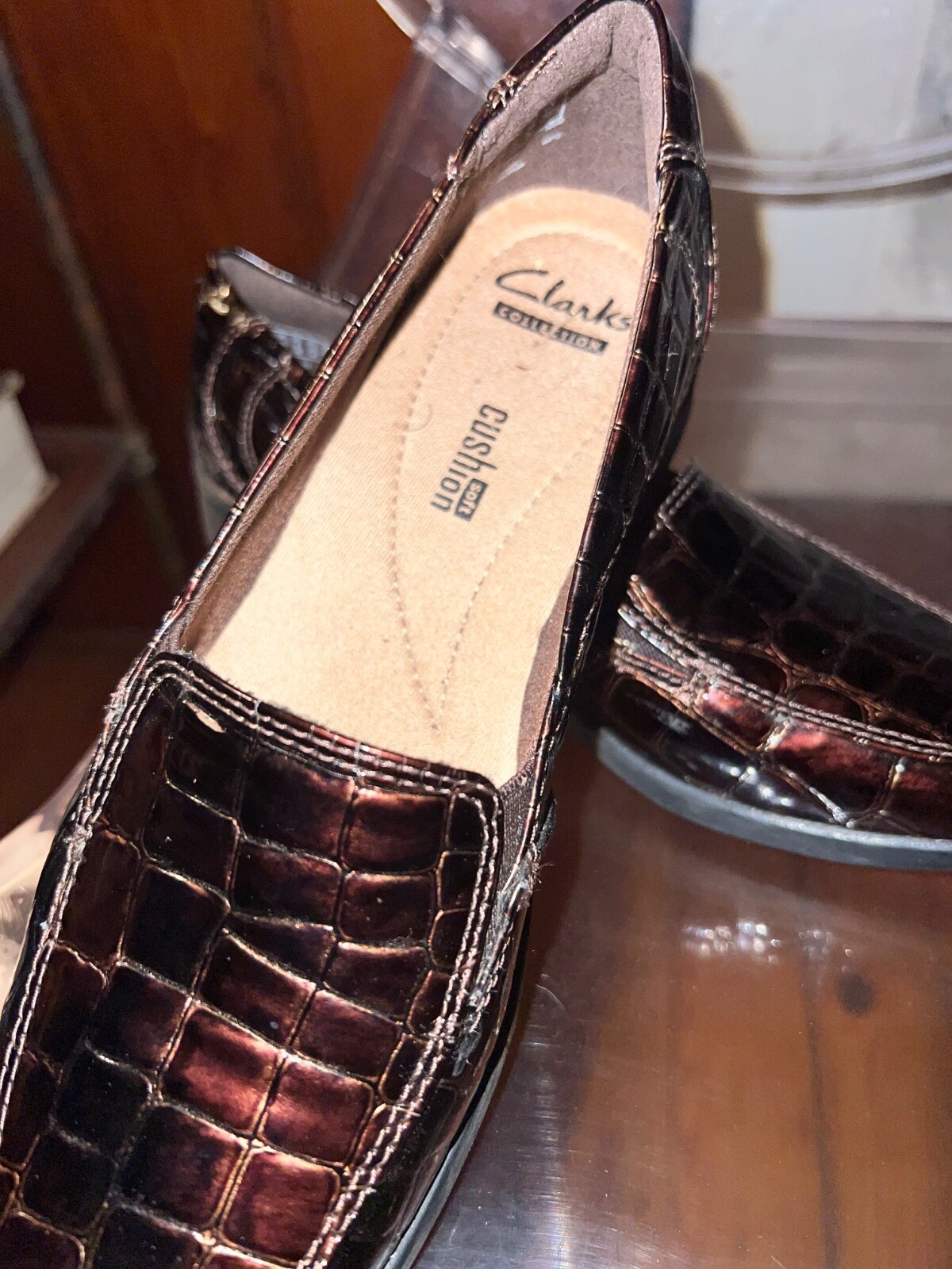 Clarks Women's Gael Angora loafer Size 6W Croc Patent Low Wedge Shoe