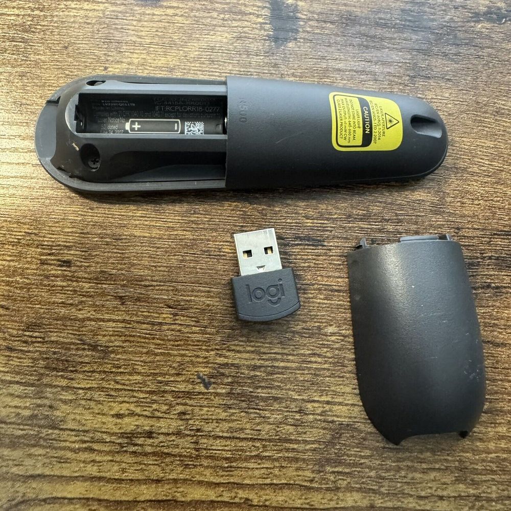 Logitech R500 Laser Pointer Presenter Bluetooth & USB Presentation