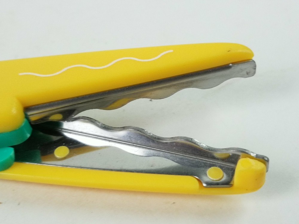 Wave Lace Edge Craft Scissors