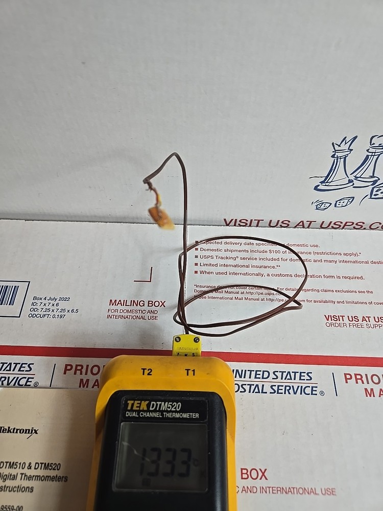 Tektronix DTM520 Dual Channel Digital Testing Thermometer