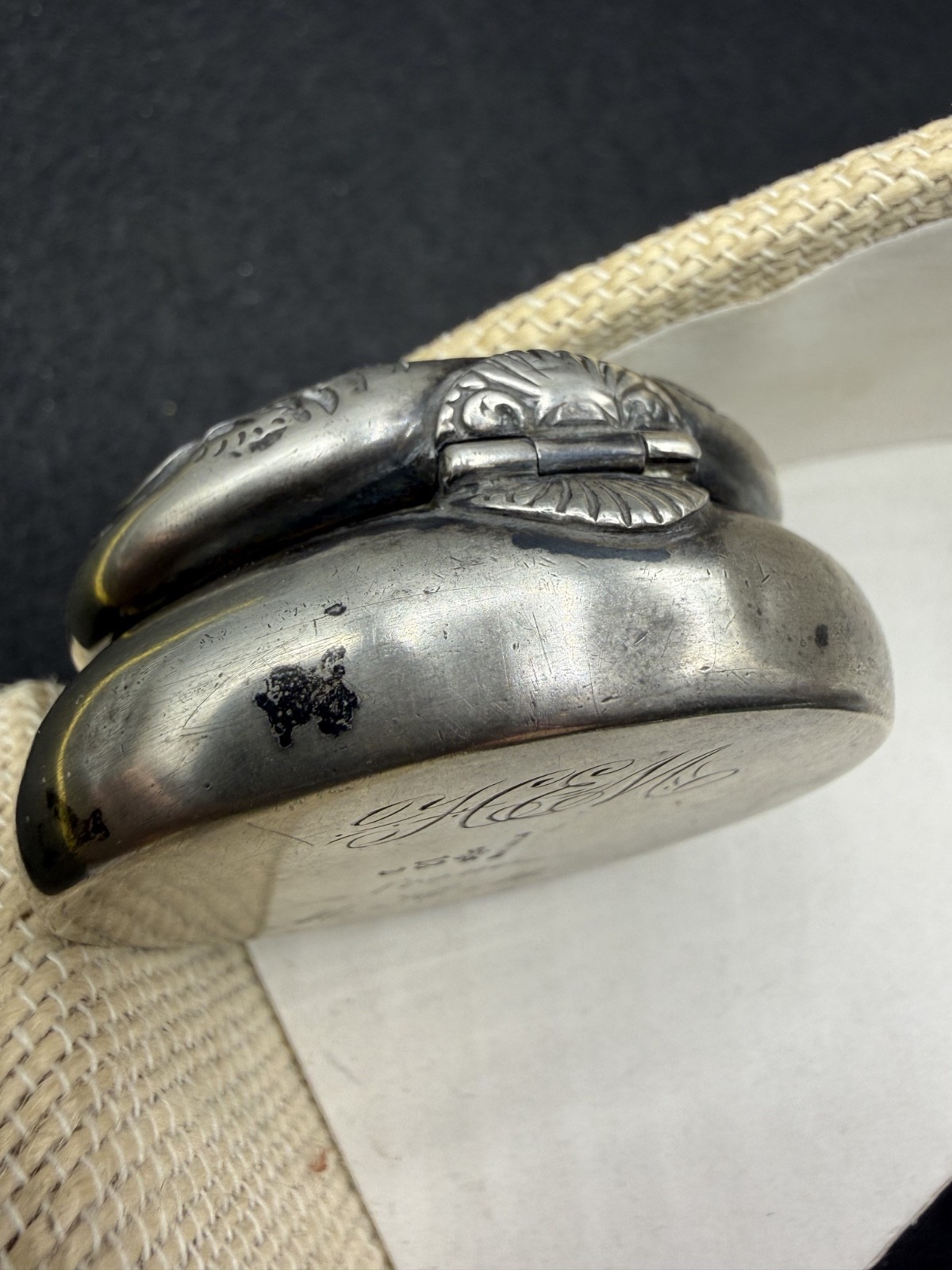 ANTIQUE STERLING SILVER FRANK SMITH ROUND DECORATIVE PILL TRINKET SNUFF BOX