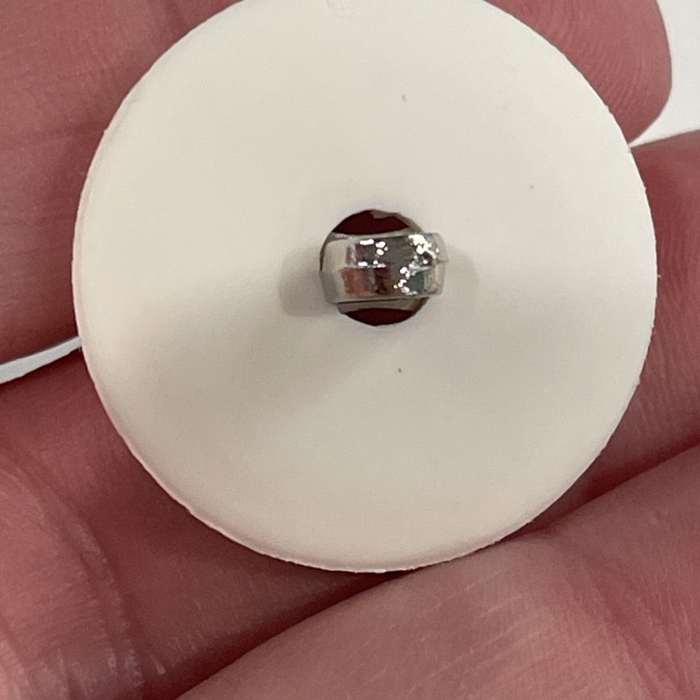 Set 5 Snap Together White Plastic Silver Tone Filigree 1” Buttons