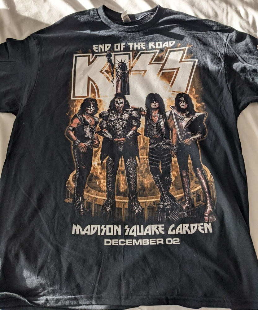 KISS END OF THE ROAD 2023 Dec 2 LAST SHOW NYC MSG EXCLUSIVE TSHIRT XL IN HAND