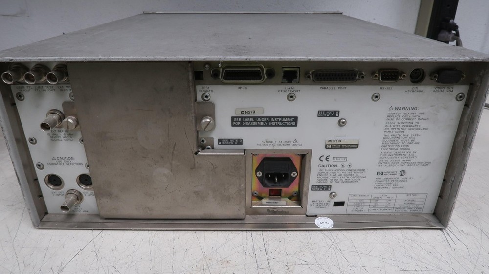 HP 8712ET NETWORK ANALYZER 300-1300 MHZ M0261