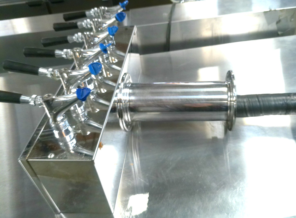 USED BEER TOWER WITH 6 FAUCETS