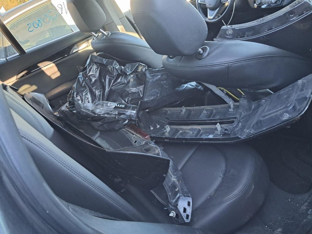 X1 2020 Glove Box 4899117