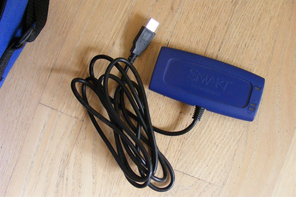 Smart Tech Senteo Interactive Response System- Receiver and 32 Student Clickers