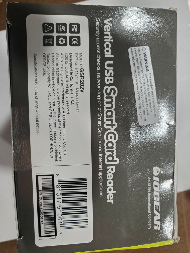 Iogear Vertical USB Smart Card Access Reader - TAA Compliant Model GSR202V