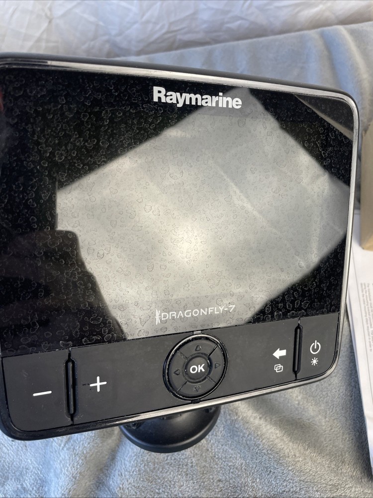 RayMarine DragonFly 7 ChartPlotter Fishfinder E70320 W/ Transducer