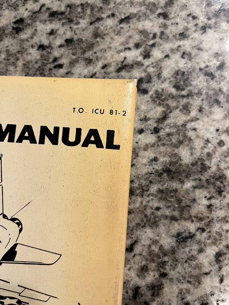 UPT Class 72-03 Flight Manual/Yearbook 1971