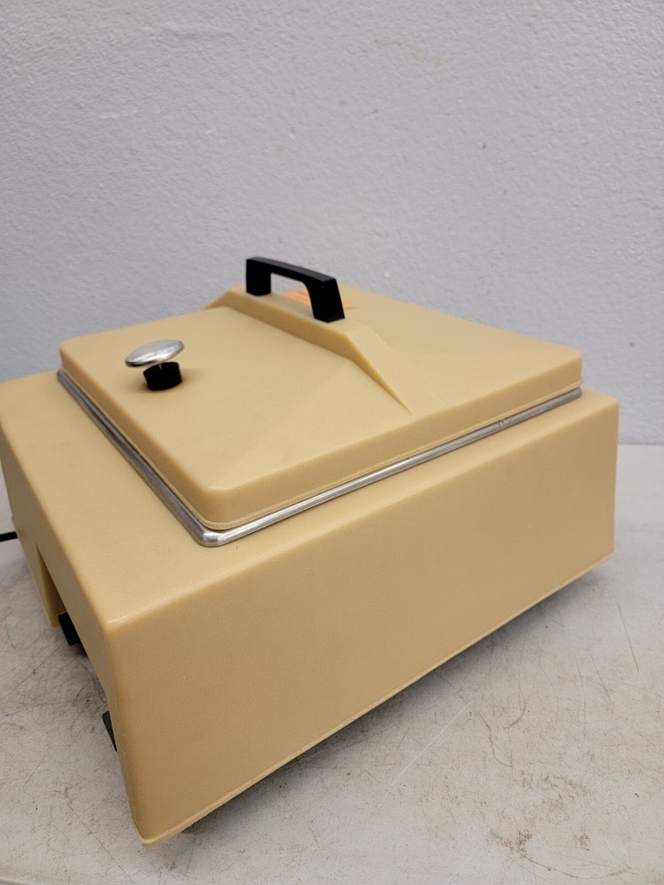 Fisher Laboratory Versa Bath Model 137 With Lid. Fast Shipping!