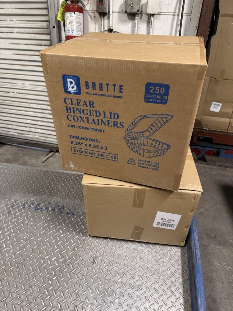 8''x8'' PET Plastic Hinged Containers - 250 ct