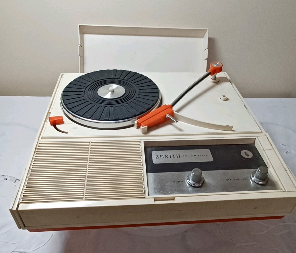 Vintage Zenith Solid State Portable Record Player Model E505F 11 X 11" AS IS!