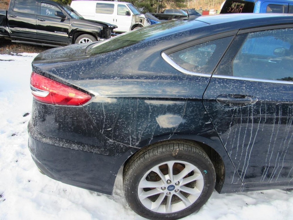 FUSION 2020 Glove Box 1022907