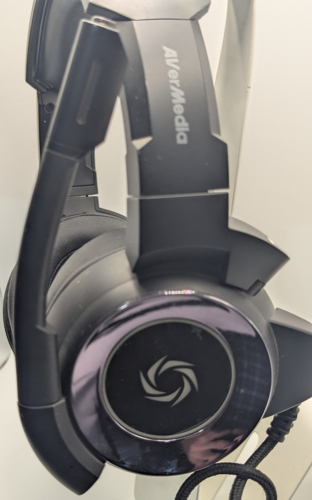 AVerMedia SonicWave GH337 USB Input Black Gaming Headset Tested Cleaned