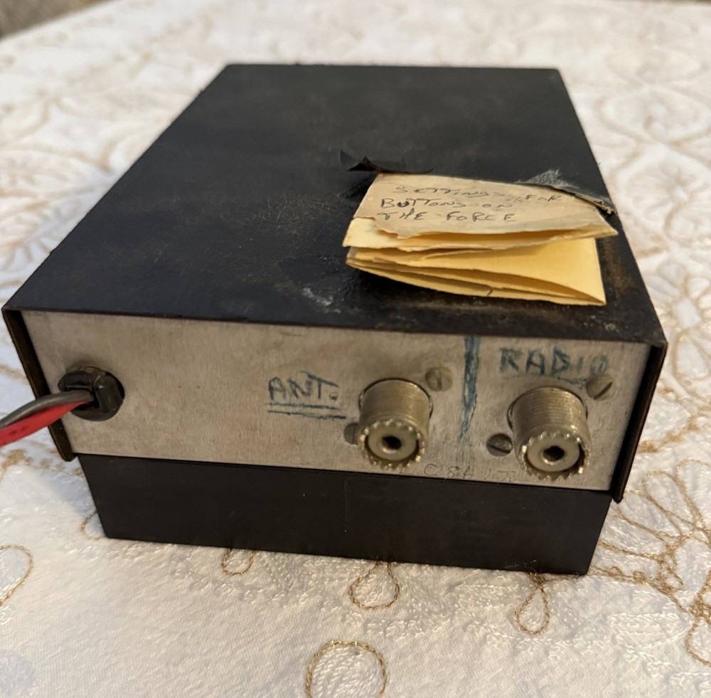 Outcom "The Force" 28.0-29.7 MHz Transmitter. UNTESTED