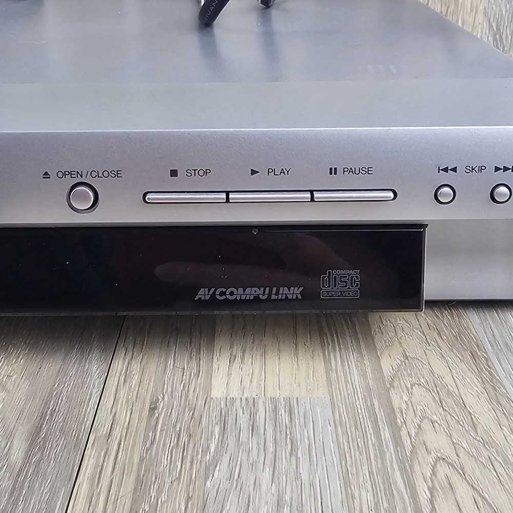JVC DVD Player Model XV-S402SL Silver ~ No Remote