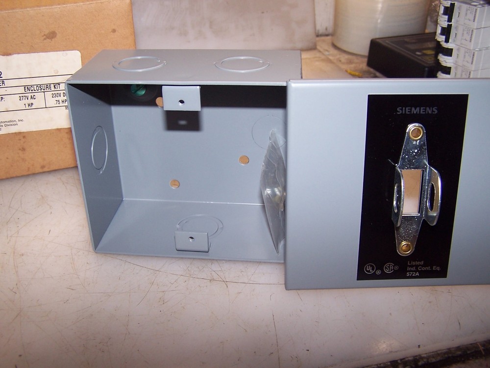 NEW SIEMENS MMSKE2 MANUAL MOTOR STARTER SWITCH ENCLOSURE KIT