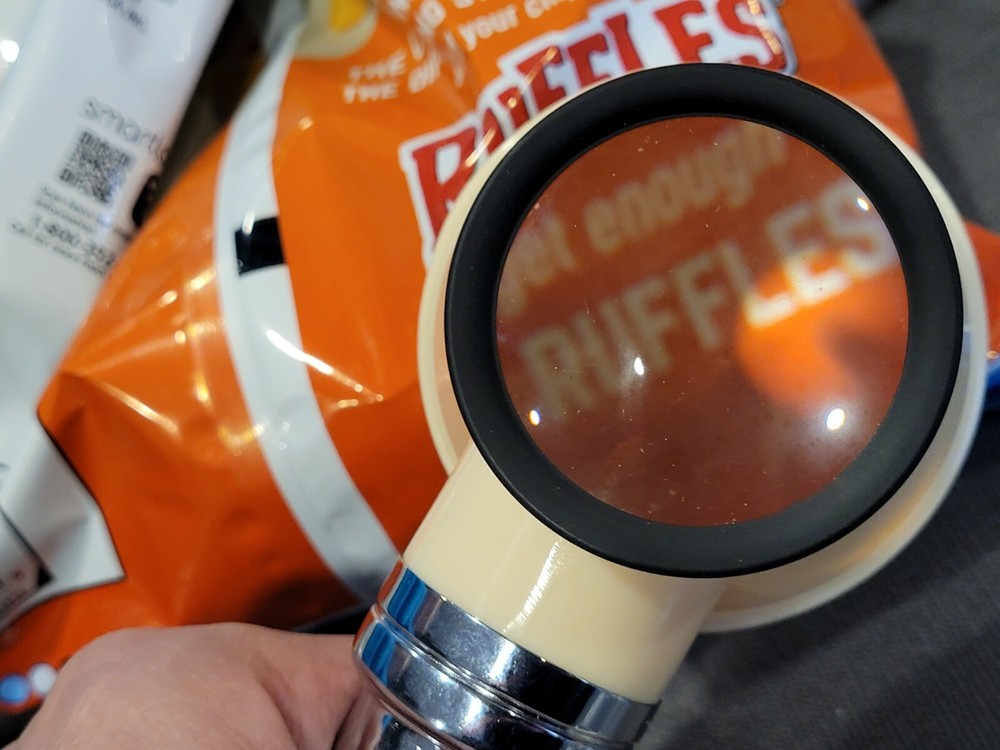 Alcron Illuminated Magnifier