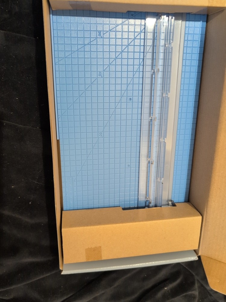 Creative Memories 12" Rotary Trimmer Paper Cutter 2009 EUC