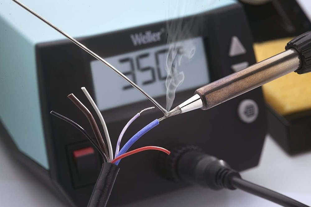 Advanced Soldering Station with 70W Iron and High Stability for Precision Work